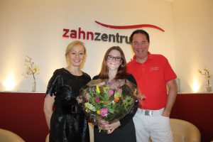 Wir gratulieren Julia Becker zur bestandenen Prüfung als Kauffrau im Gesundheitswesen.